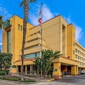 La Quinta By Wyndham Hotel